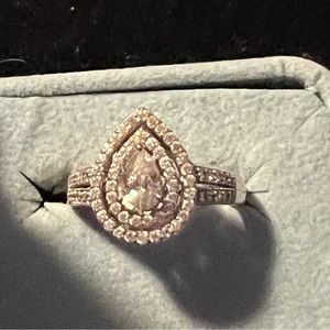 Teardrop Ring 💖🎀